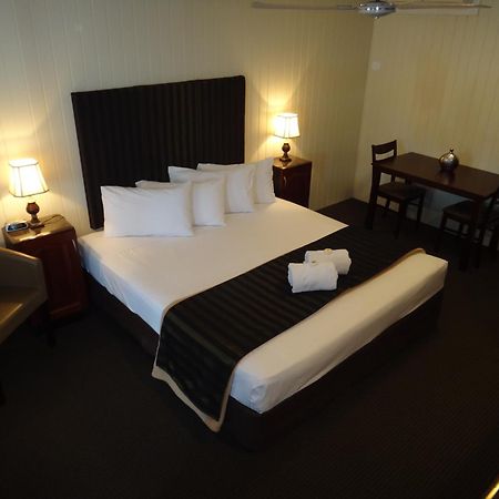 Country Plaza Motor Inn Mackay Room photo